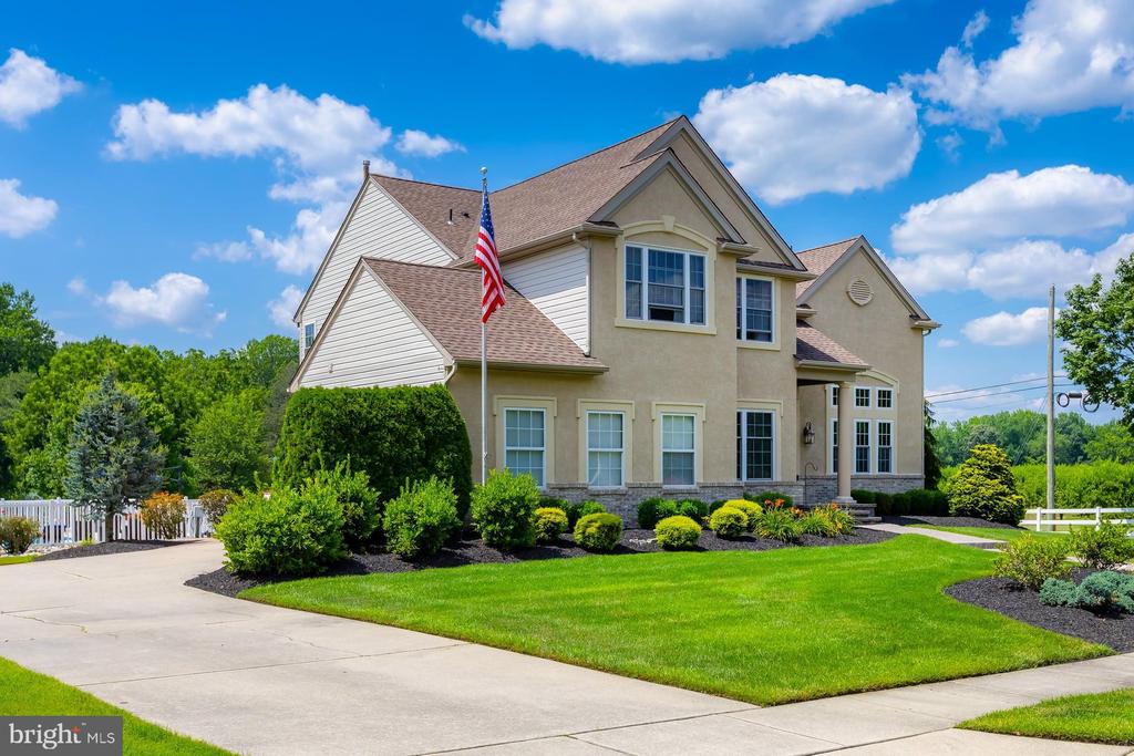 102 Brookside Way