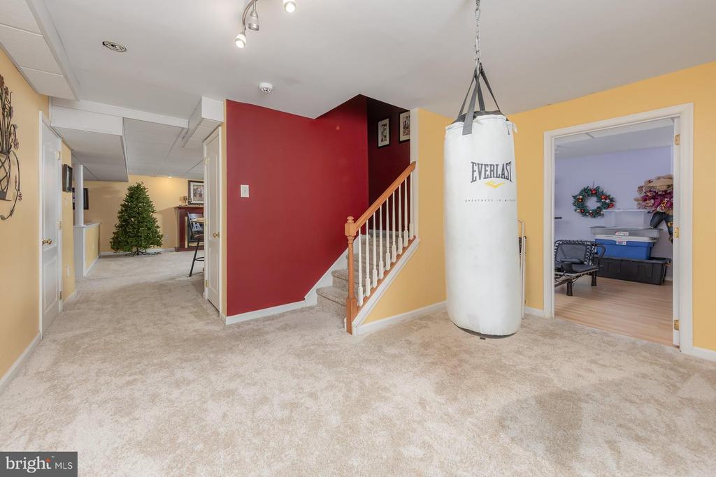102 Brookside Way