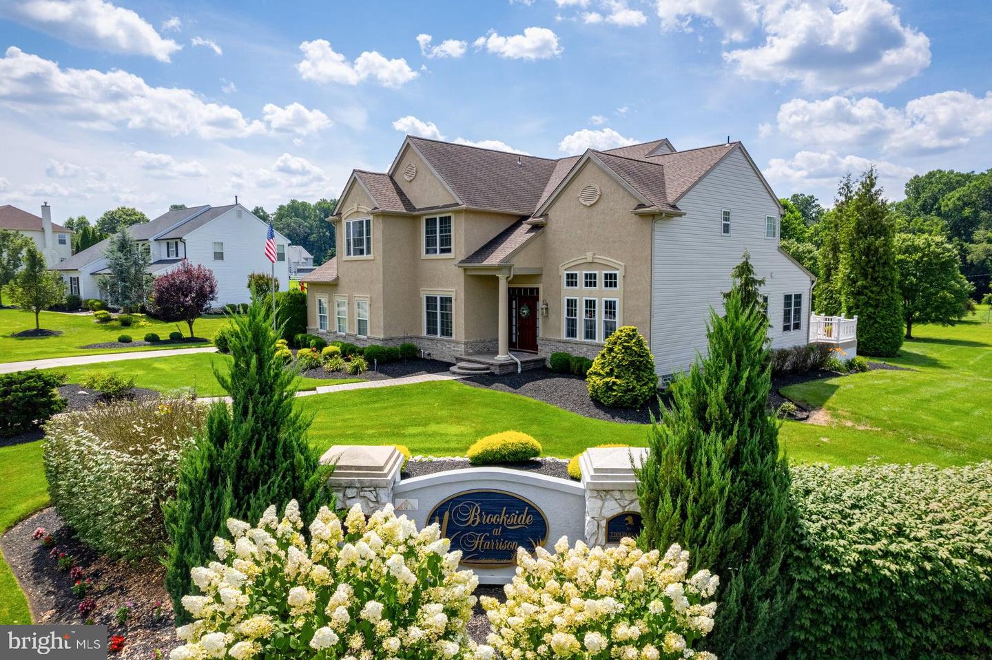 102 Brookside Way
