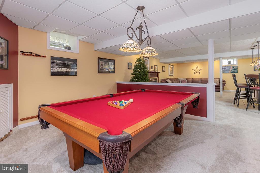 102 Brookside Way