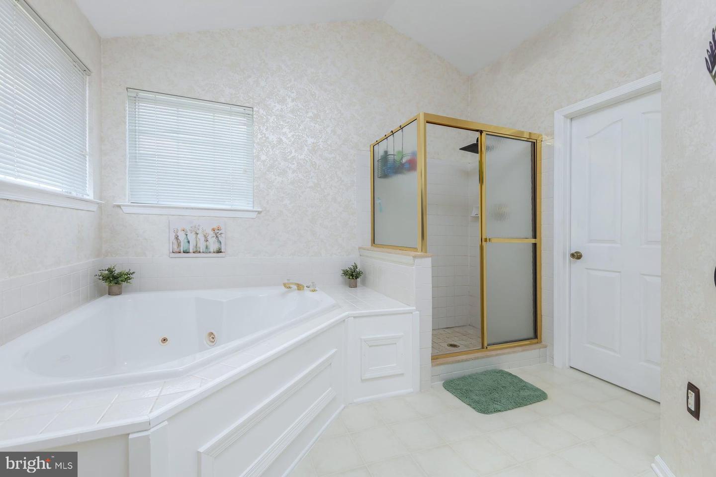 102 Brookside Way