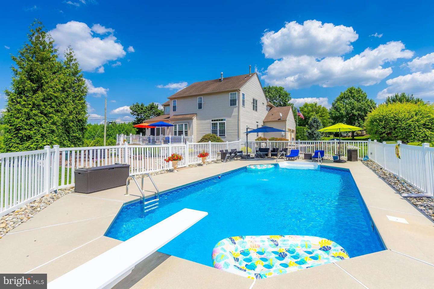 102 Brookside Way