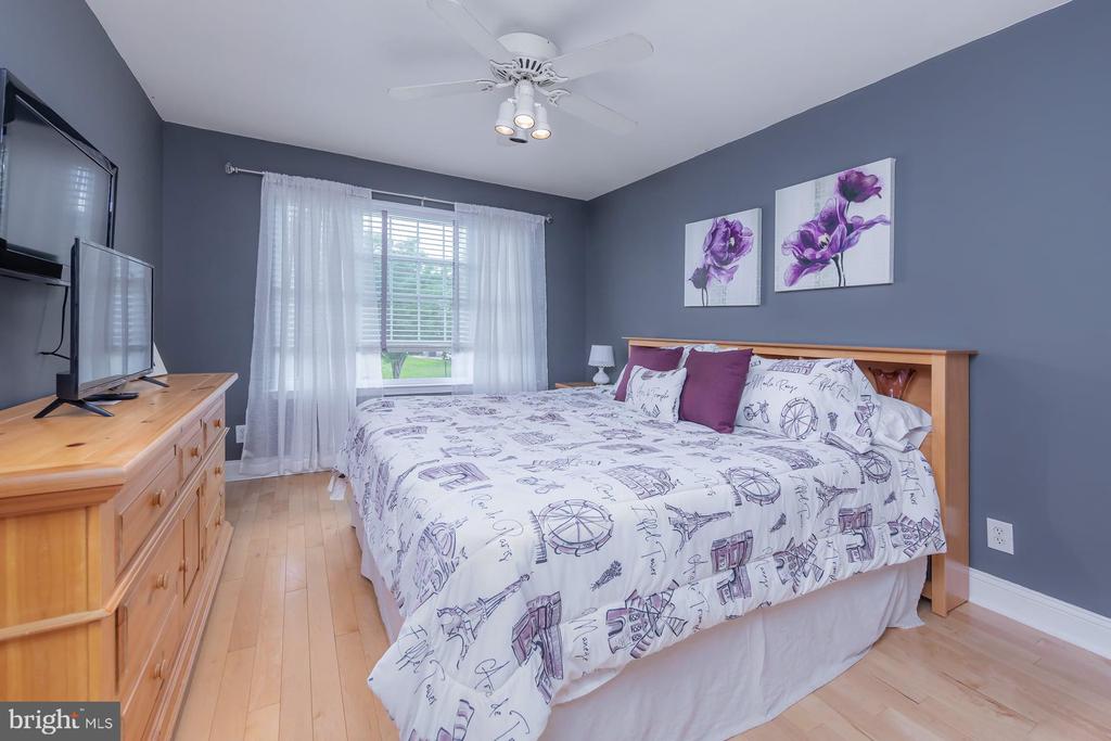 102 Brookside Way