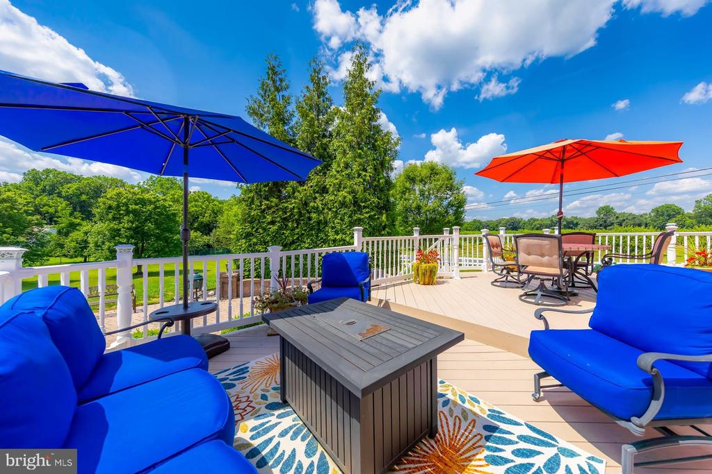 102 Brookside Way