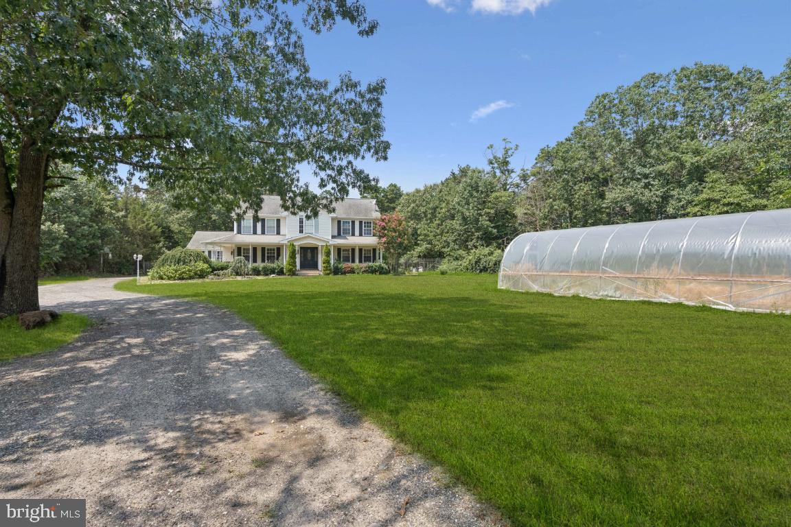 1521 E MALAGA ROAD