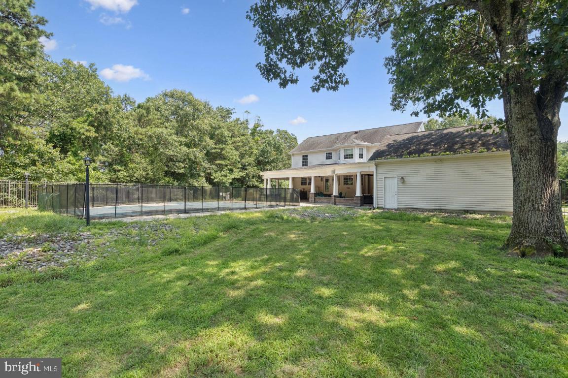 1521 E MALAGA ROAD