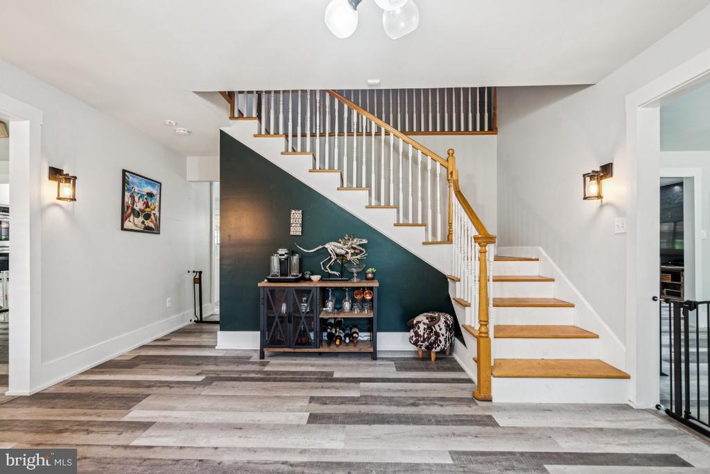 1521 E MALAGA ROAD