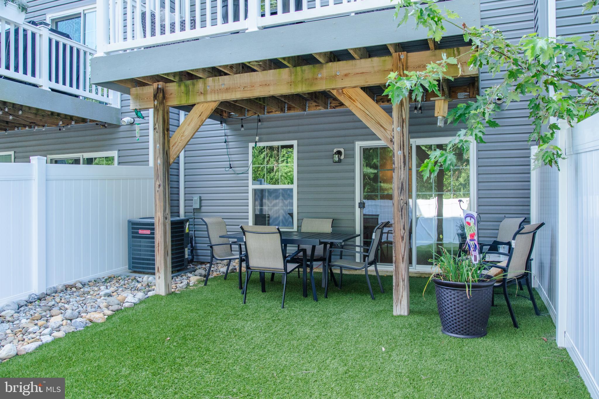 305 PINNACLE PLACE