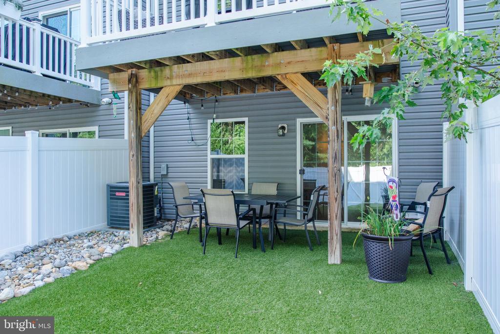 305 PINNACLE PLACE