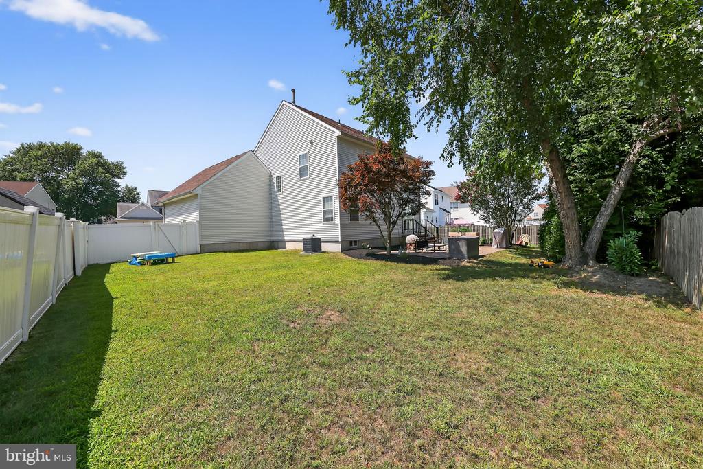 111 HOLLY DRIVE