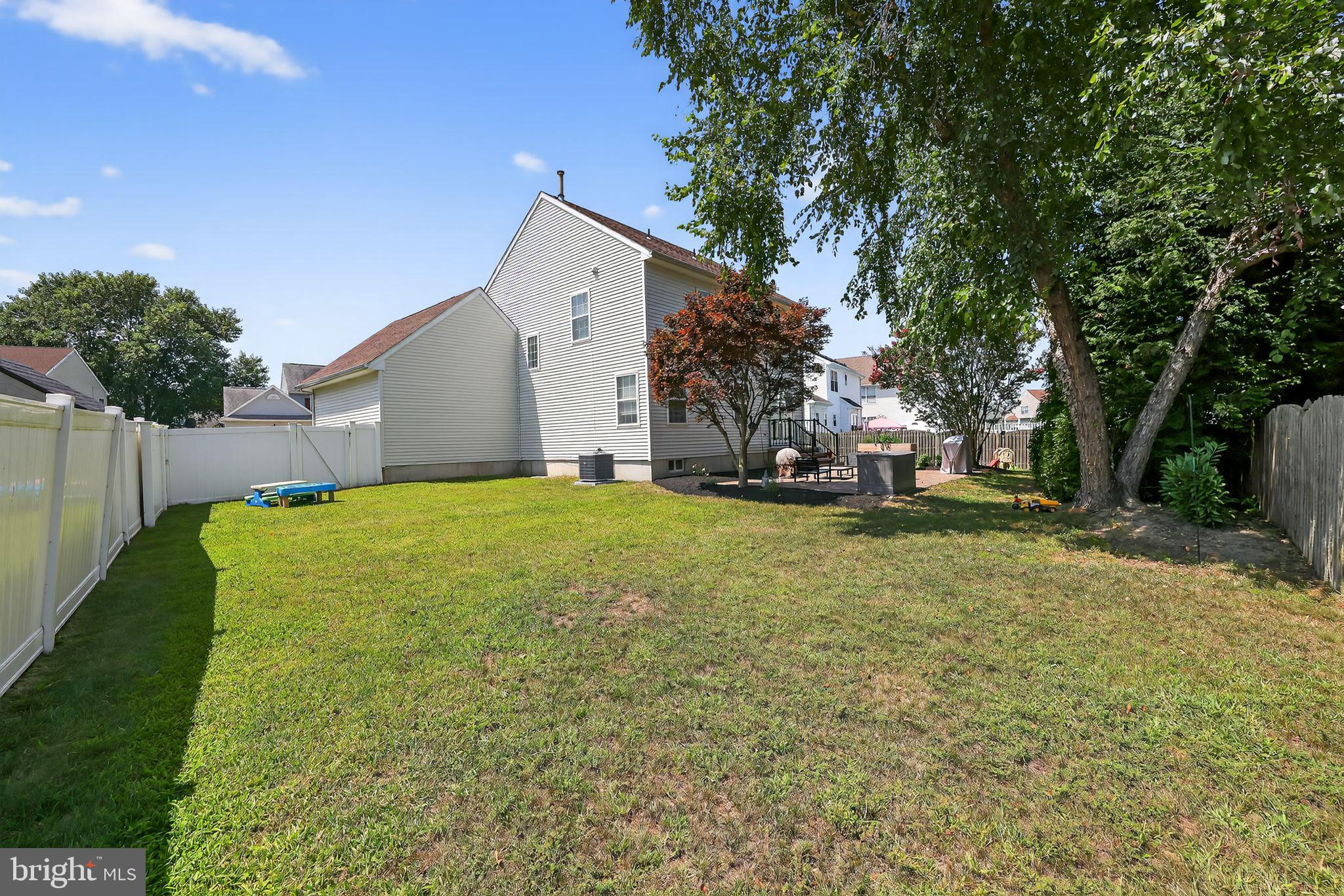 111 HOLLY DRIVE