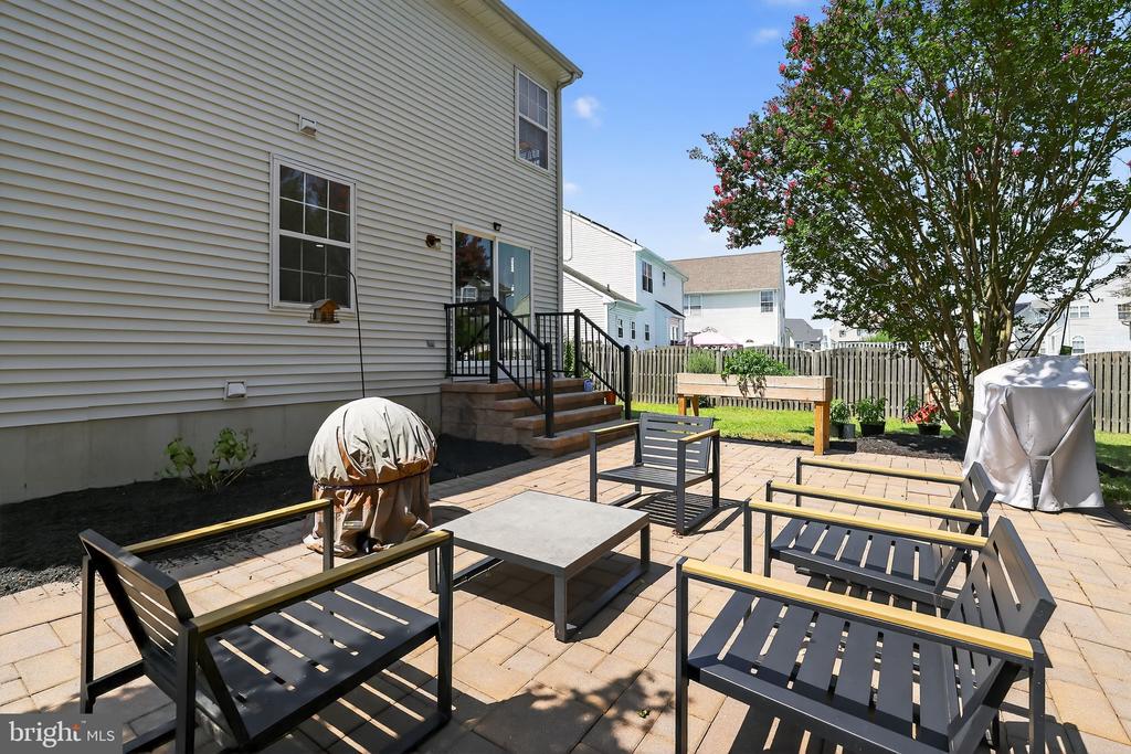111 HOLLY DRIVE