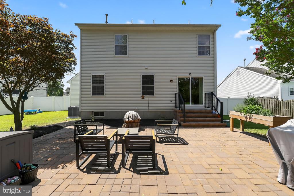 111 HOLLY DRIVE