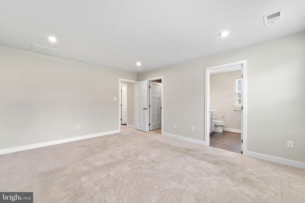2 SPARROW CIRCLE