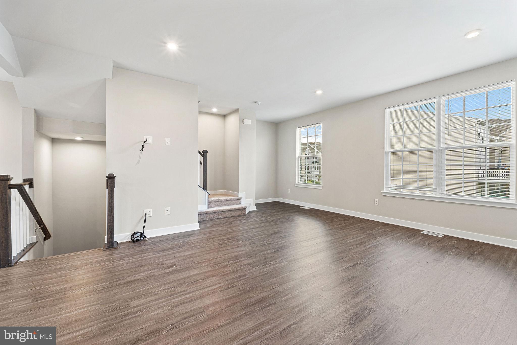 2 SPARROW CIRCLE