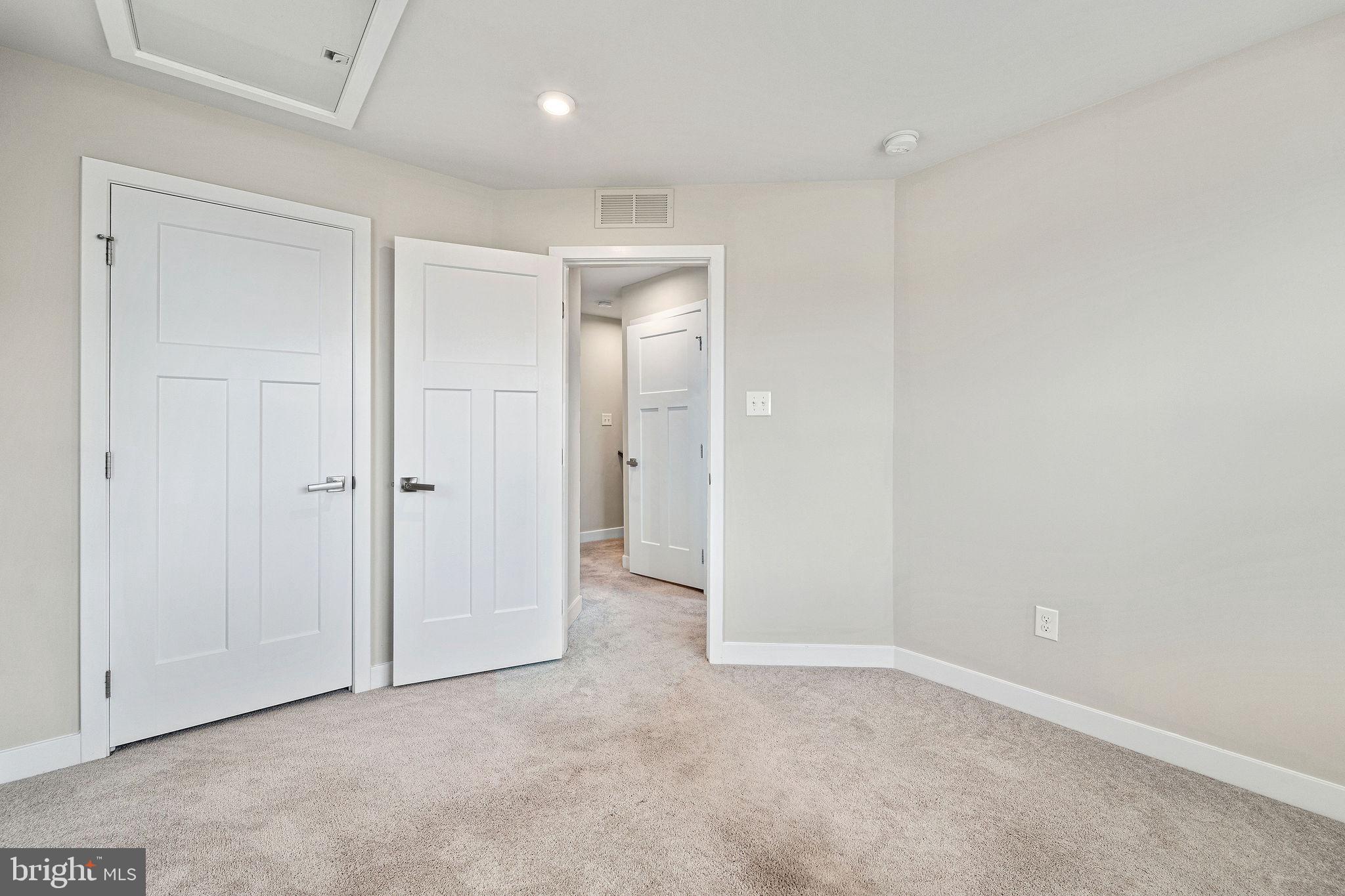 2 SPARROW CIRCLE