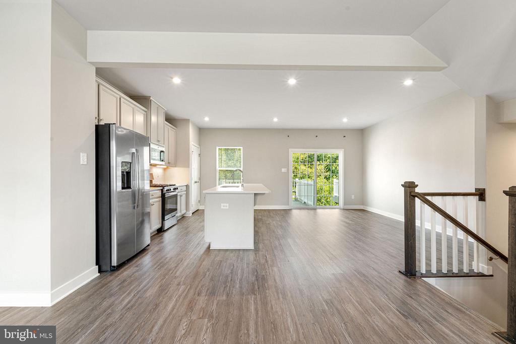 2 SPARROW CIRCLE