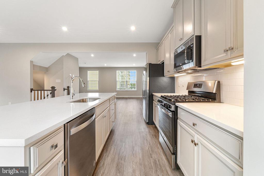 2 SPARROW CIRCLE