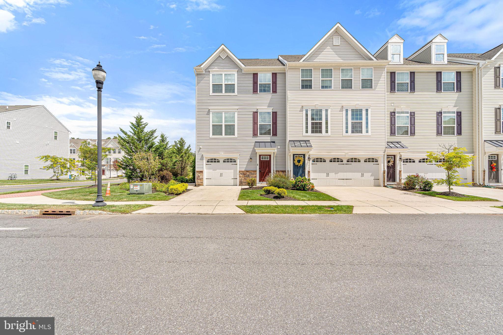 2 SPARROW CIRCLE