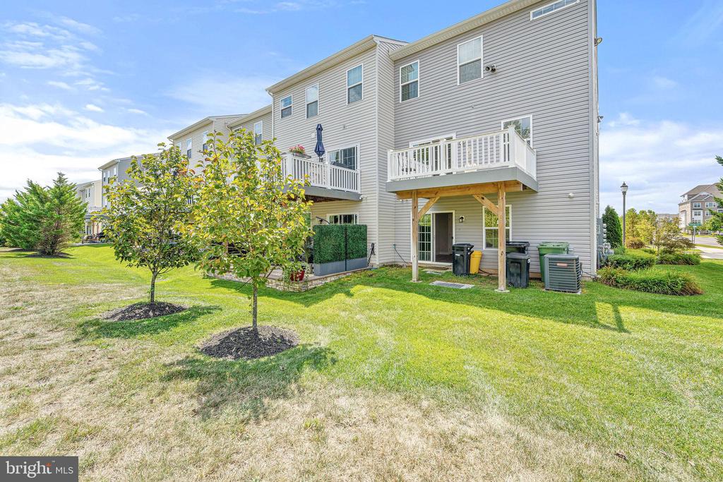 2 SPARROW CIRCLE