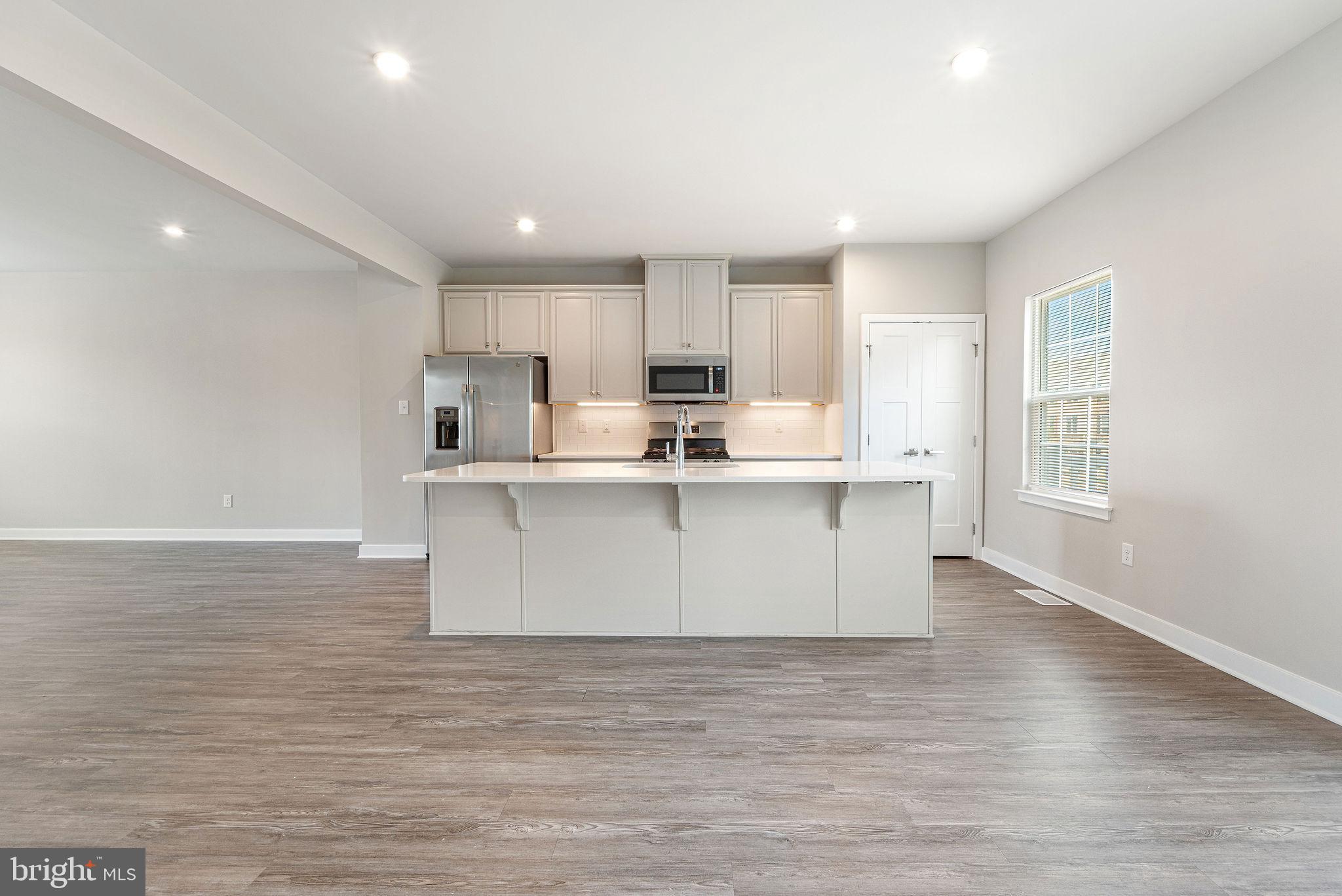 2 SPARROW CIRCLE