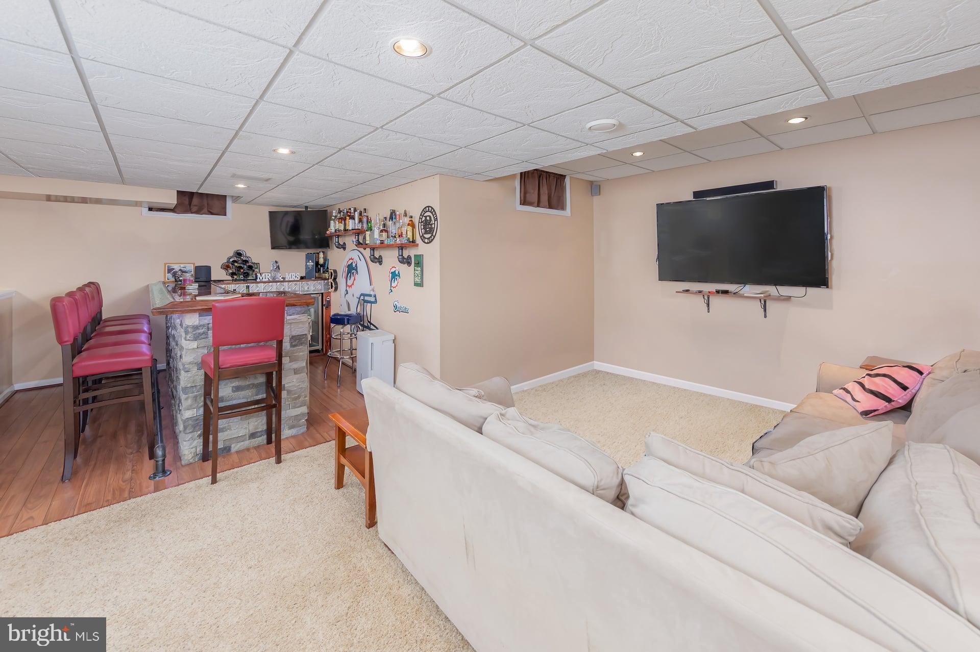 1401 Swan Ln