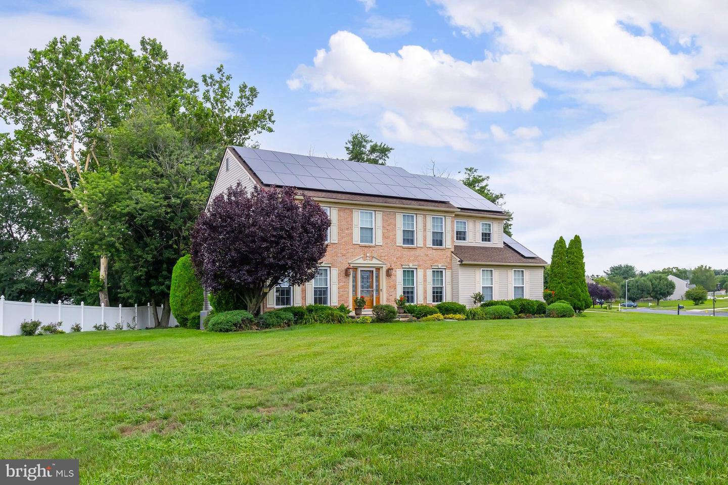 1401 Swan Ln