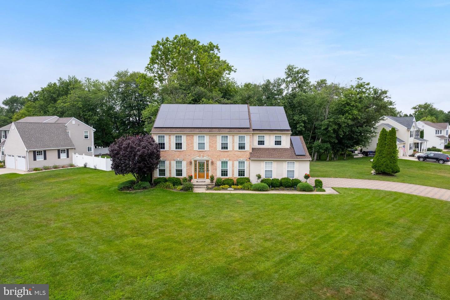 1401 Swan Ln