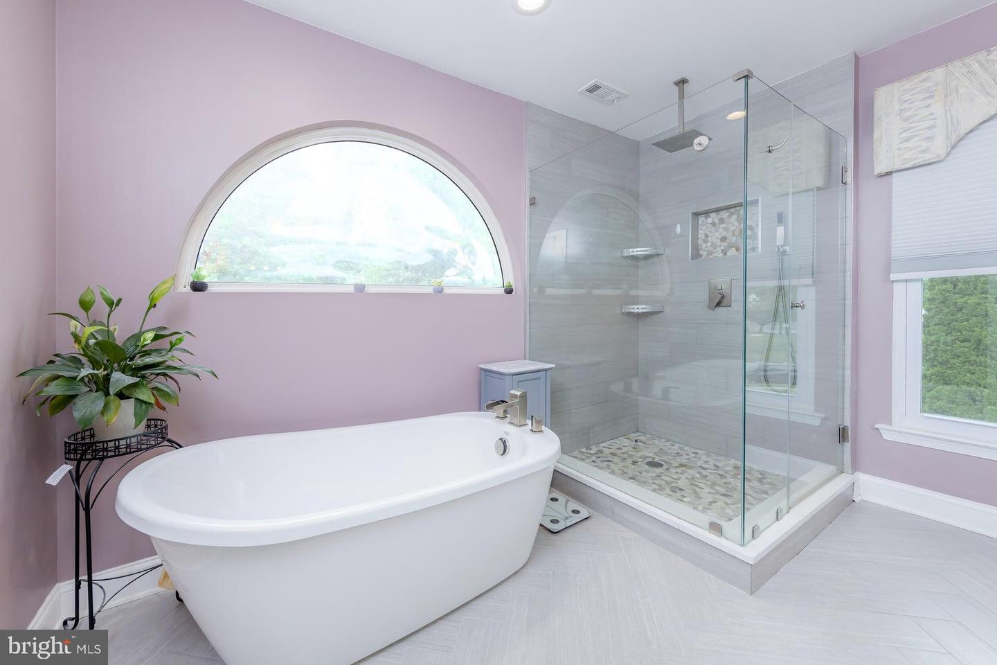 1401 Swan Ln