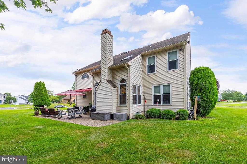 1401 Swan Ln