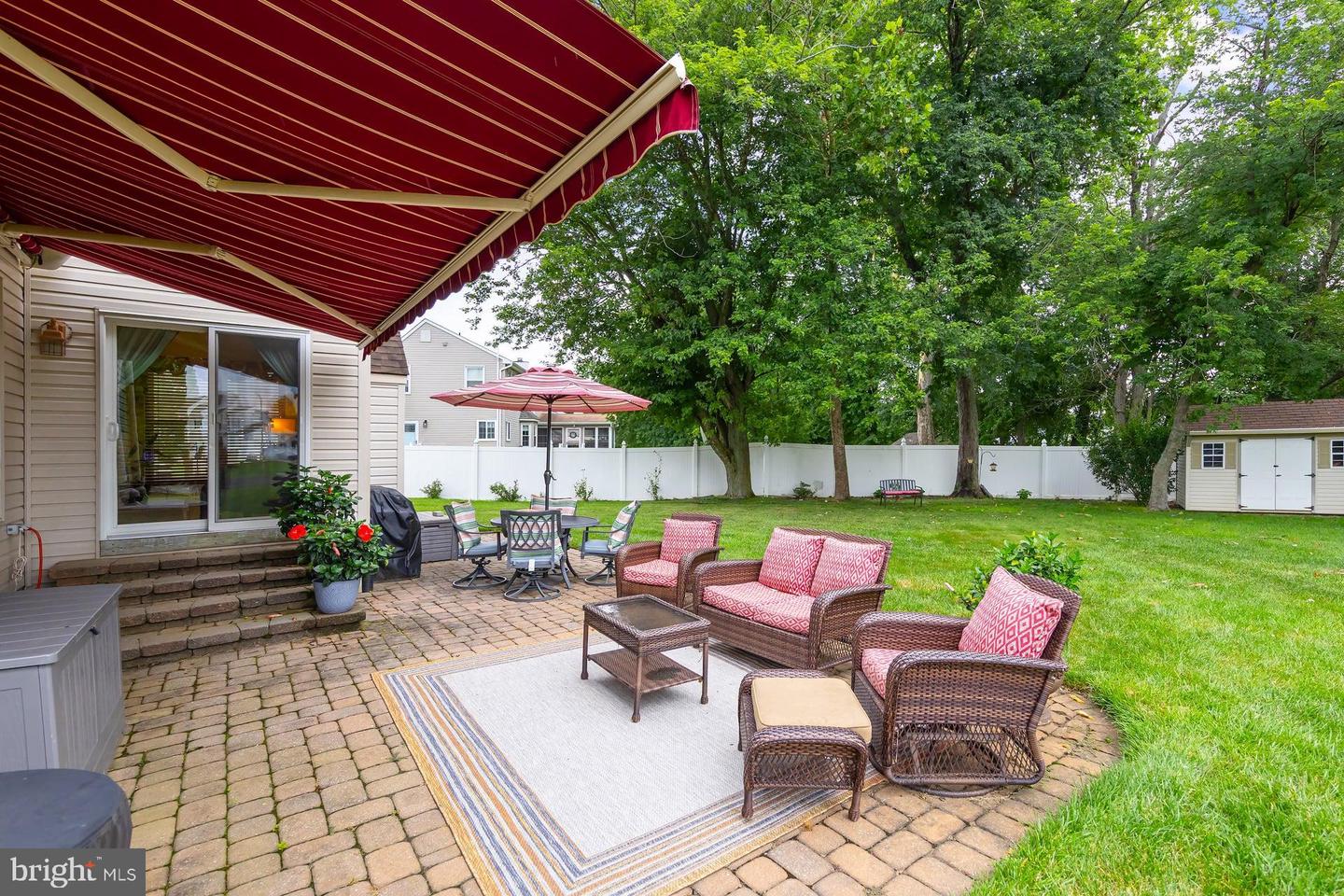 1401 Swan Ln