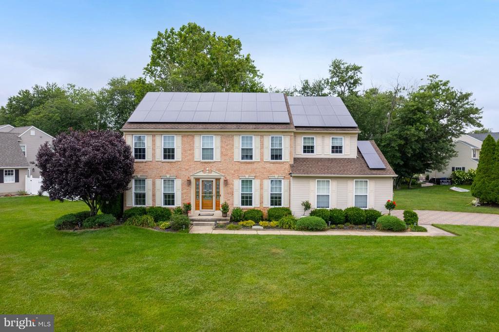 1401 Swan Ln
