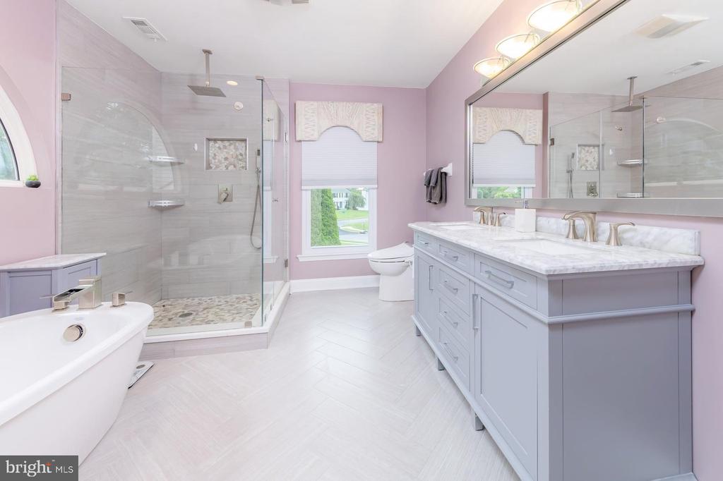 1401 Swan Ln