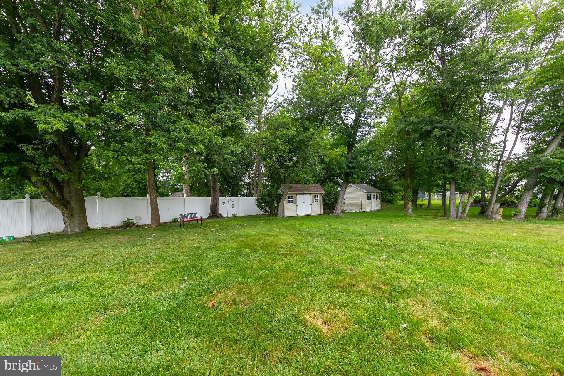 1401 Swan Ln