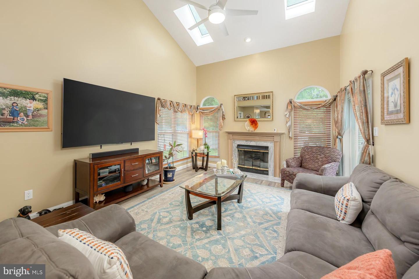 1401 Swan Ln