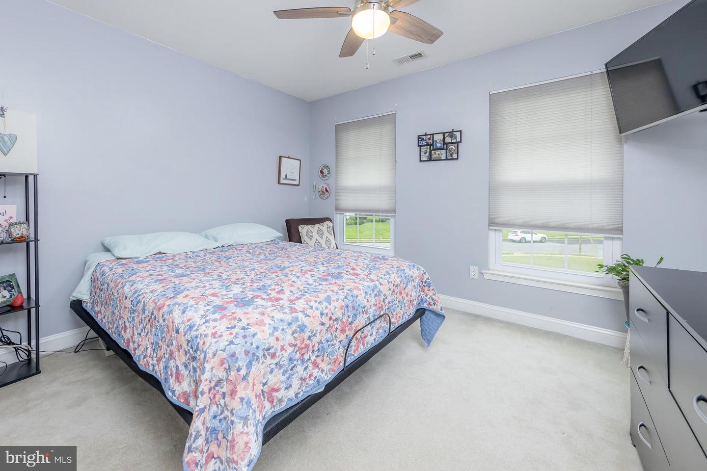 1401 Swan Ln