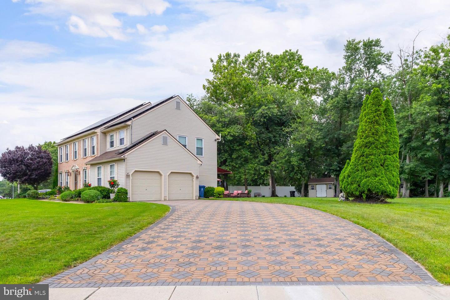1401 Swan Ln