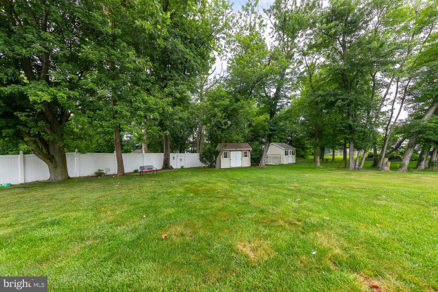 1401 Swan Ln