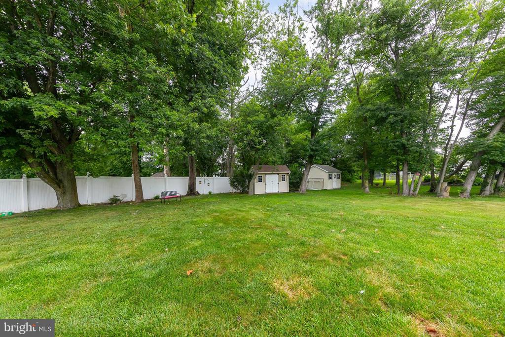 1401 Swan Ln
