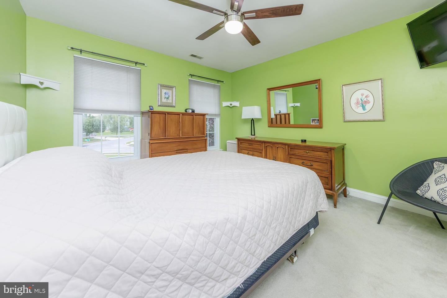1401 Swan Ln