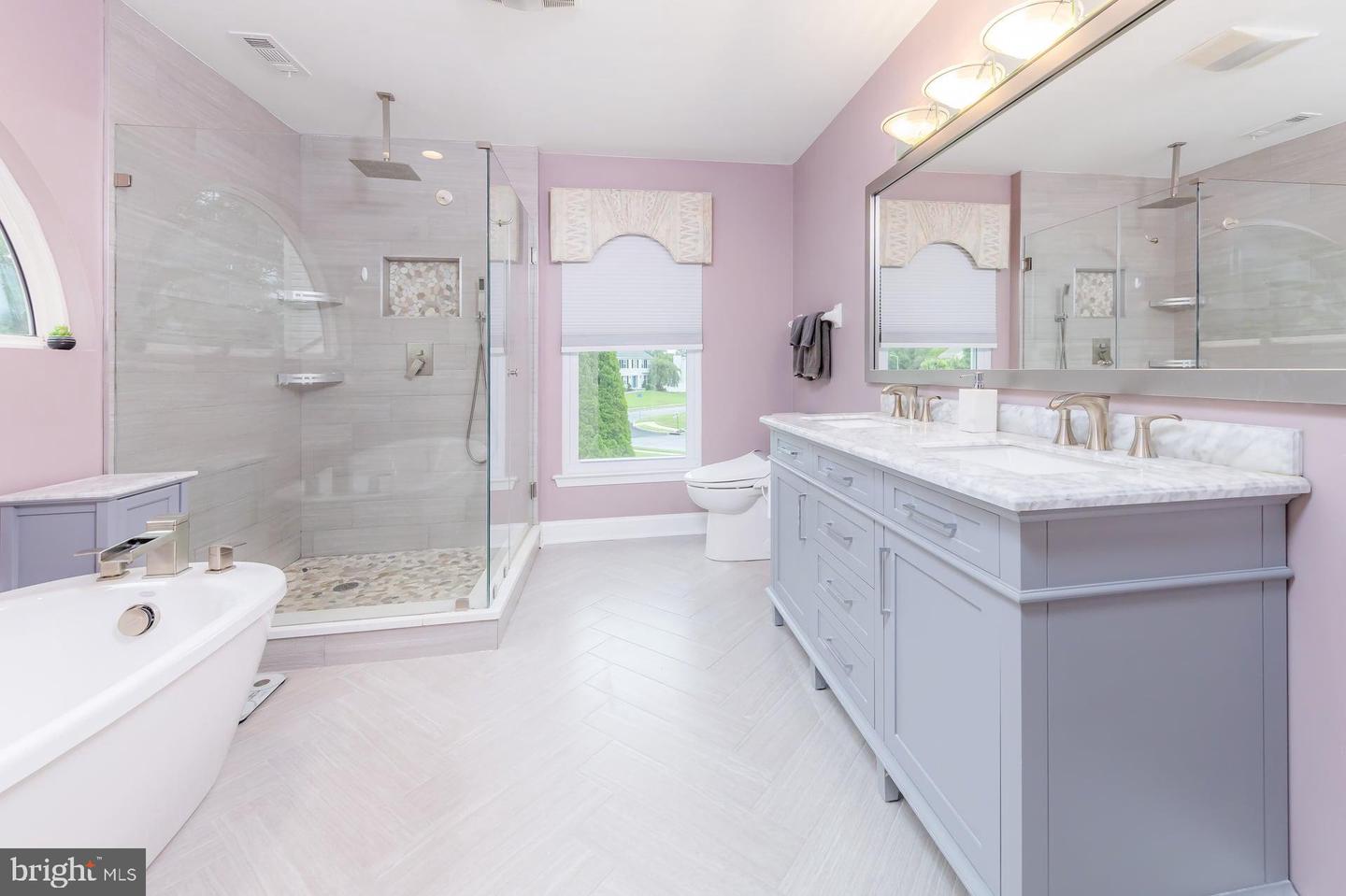 1401 Swan Ln