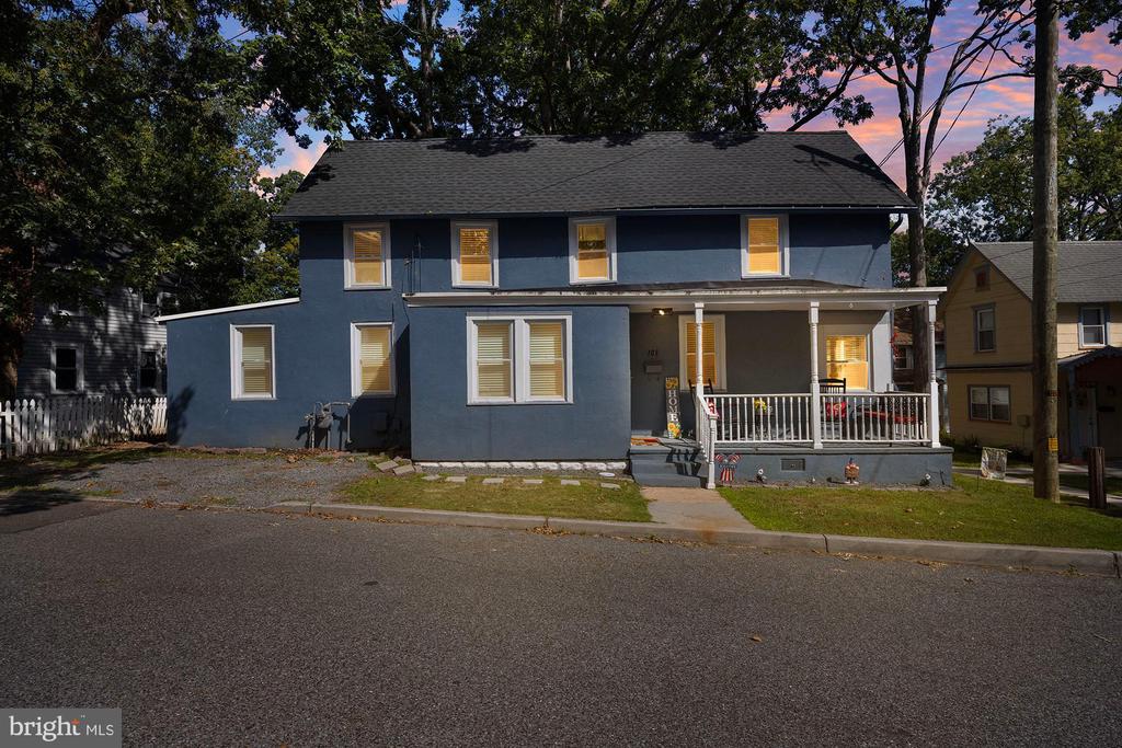 103 9TH AVENUE