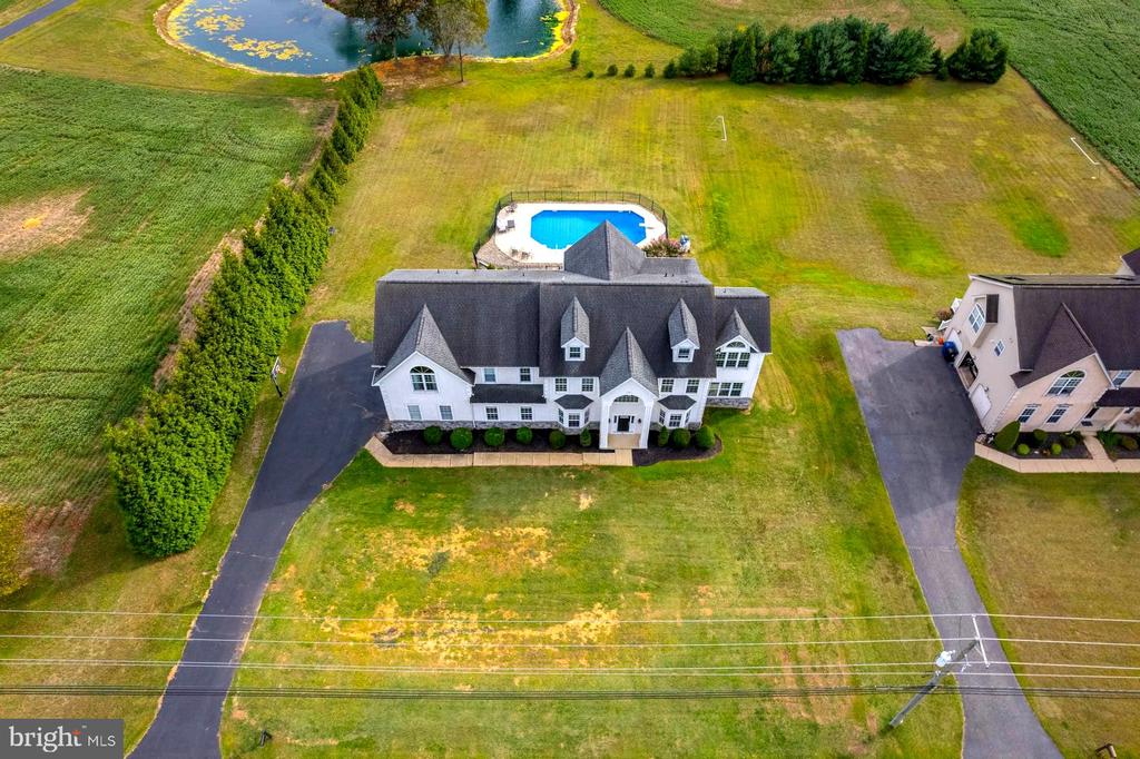 185 WOODLAND AVENUE