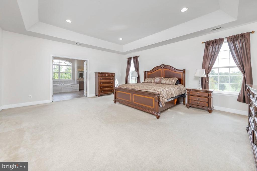 185 WOODLAND AVENUE