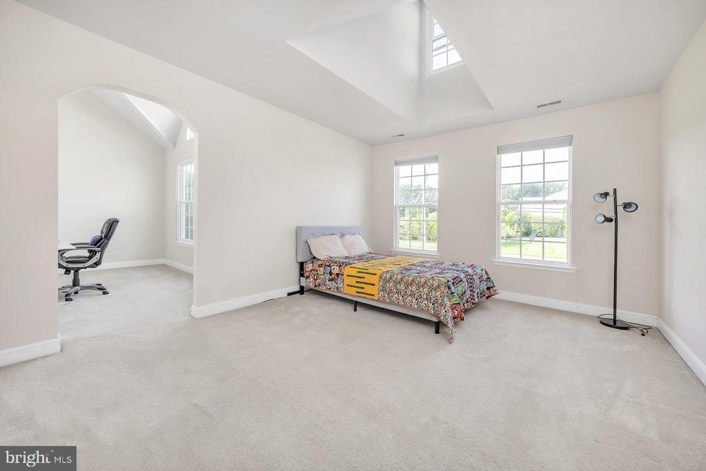 185 WOODLAND AVENUE