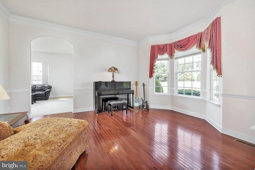 185 WOODLAND AVENUE