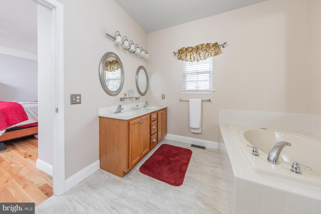 7 PINTAIL DRIVE