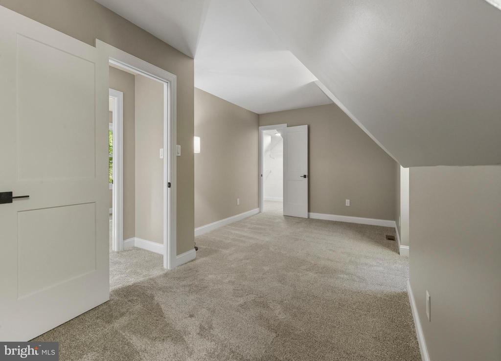 110 FOXFORD LANE