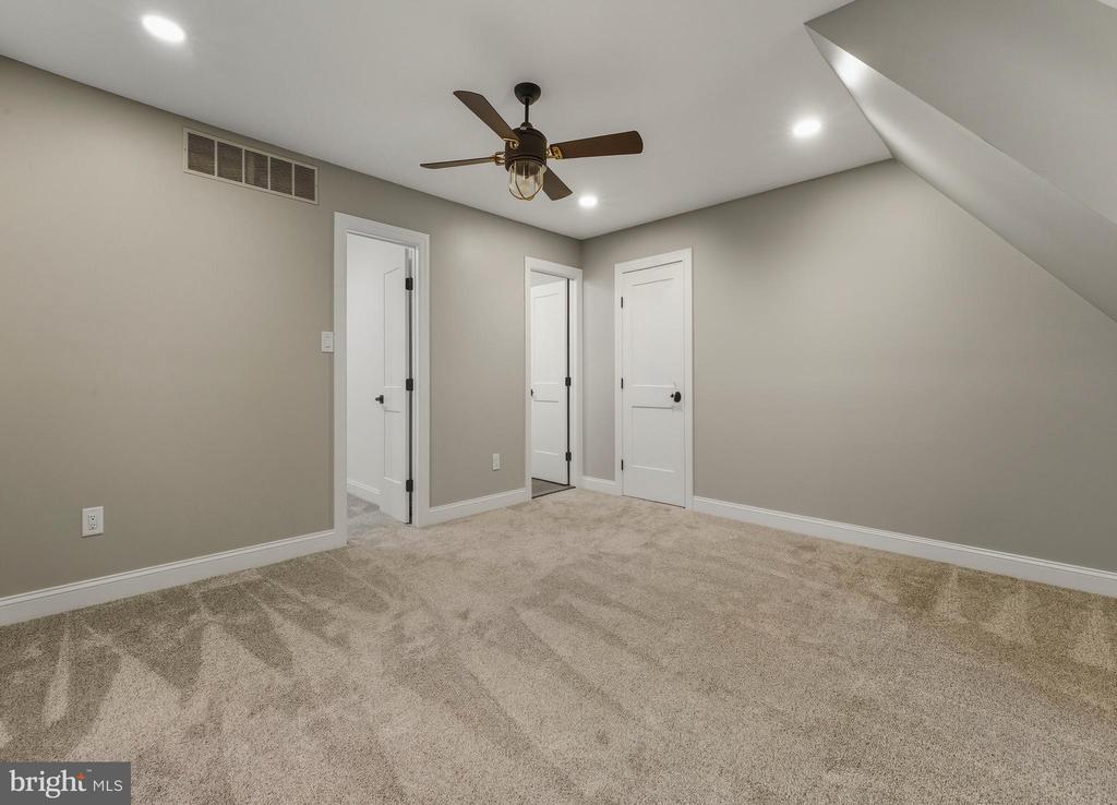 110 FOXFORD LANE
