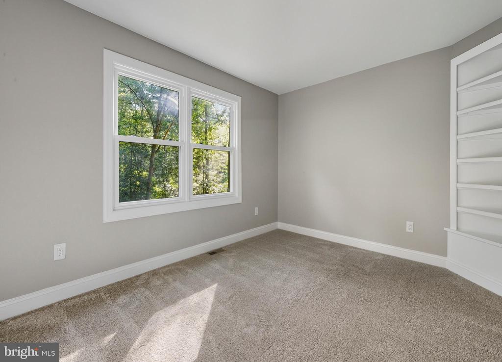110 FOXFORD LANE